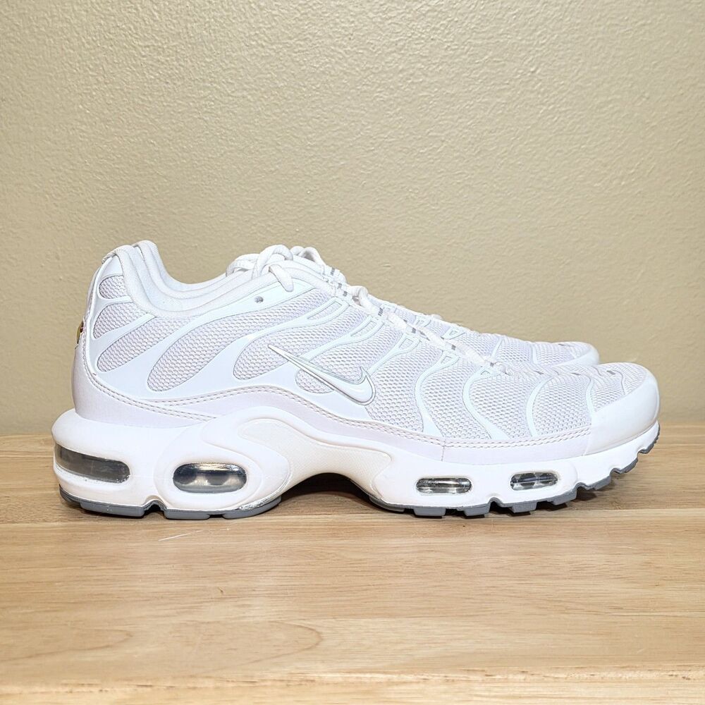 Nike Air Max Plus Triple White Running Shoes 604133-139 Men's Size 9